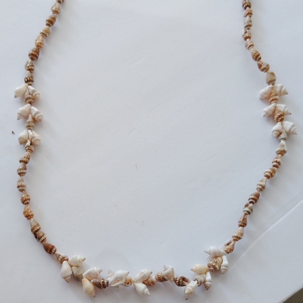 Natural Shell Beaded Necklace - Picture 2 of 5